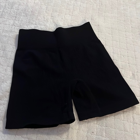 Amazon Pants - Ribbed workout shorts